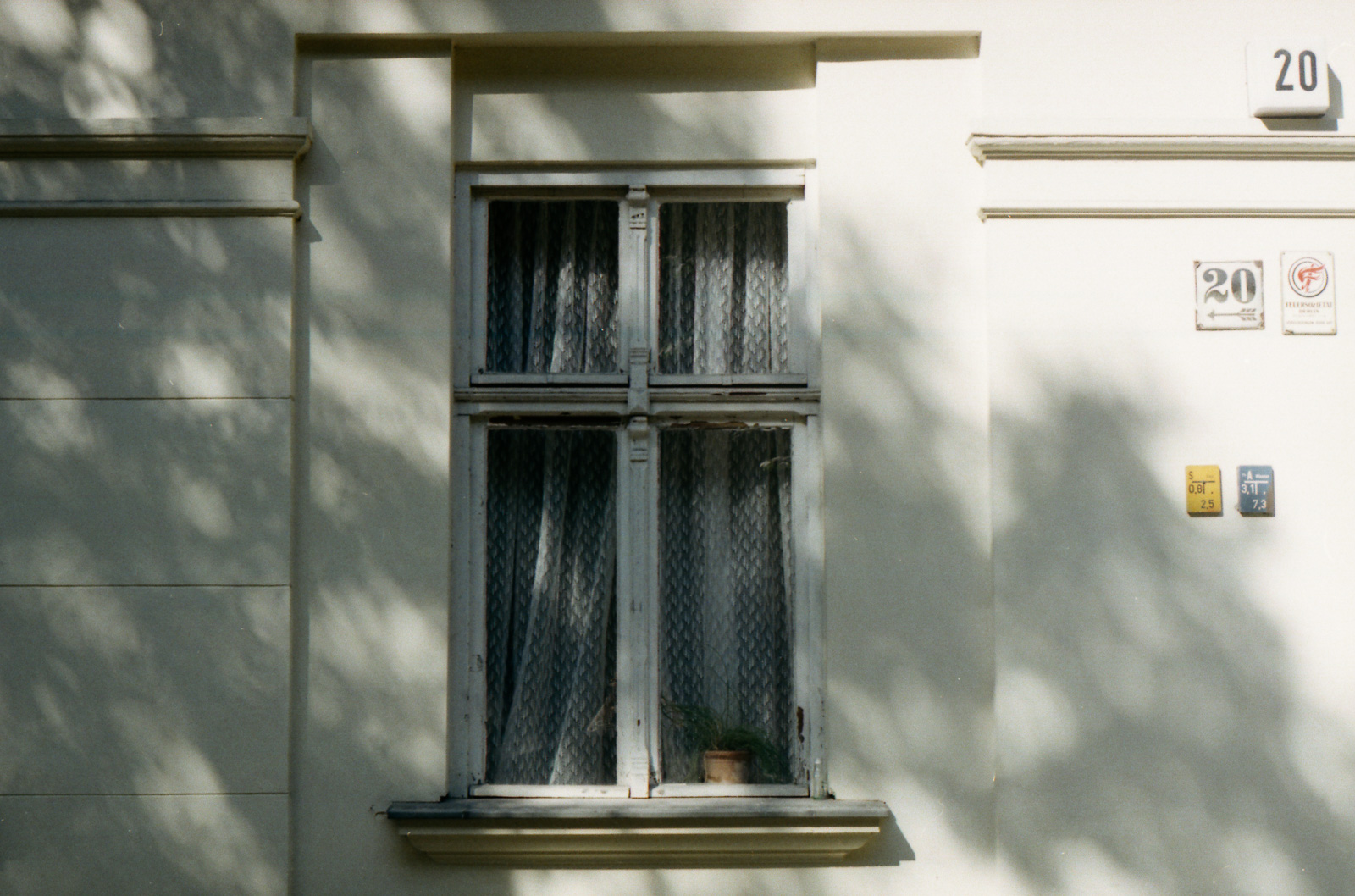 Shades on house number 20